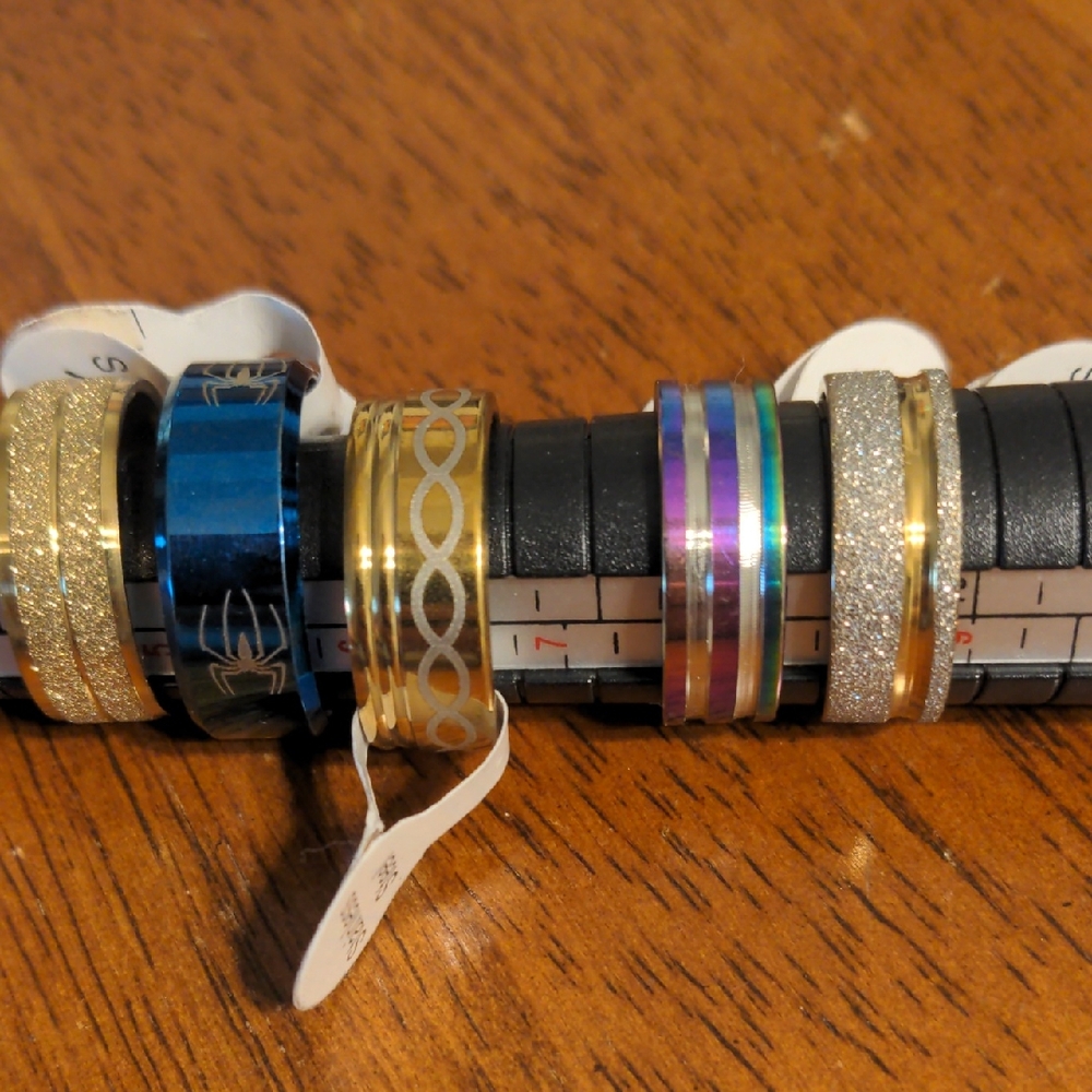 5/$20 Multicolor Fashion Rings Set